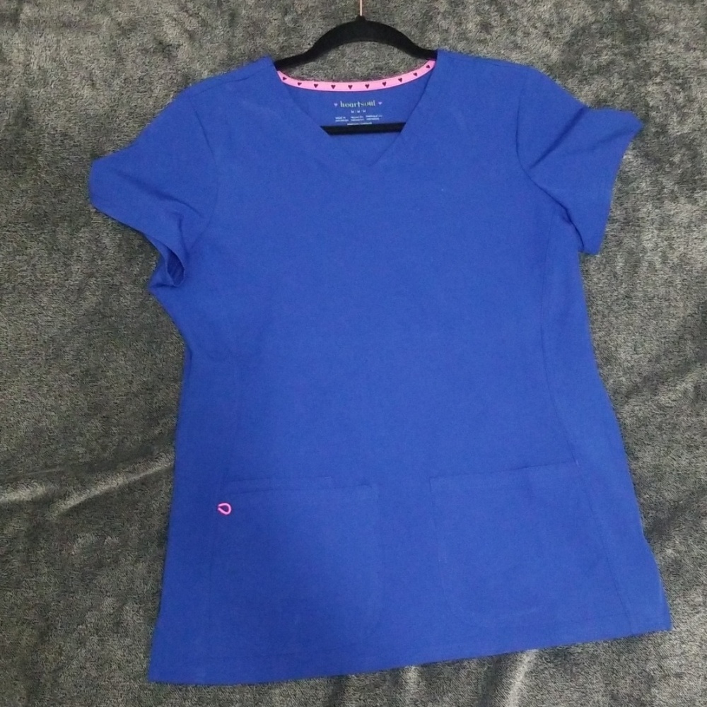 NWOT never worn heartsoul scrub top